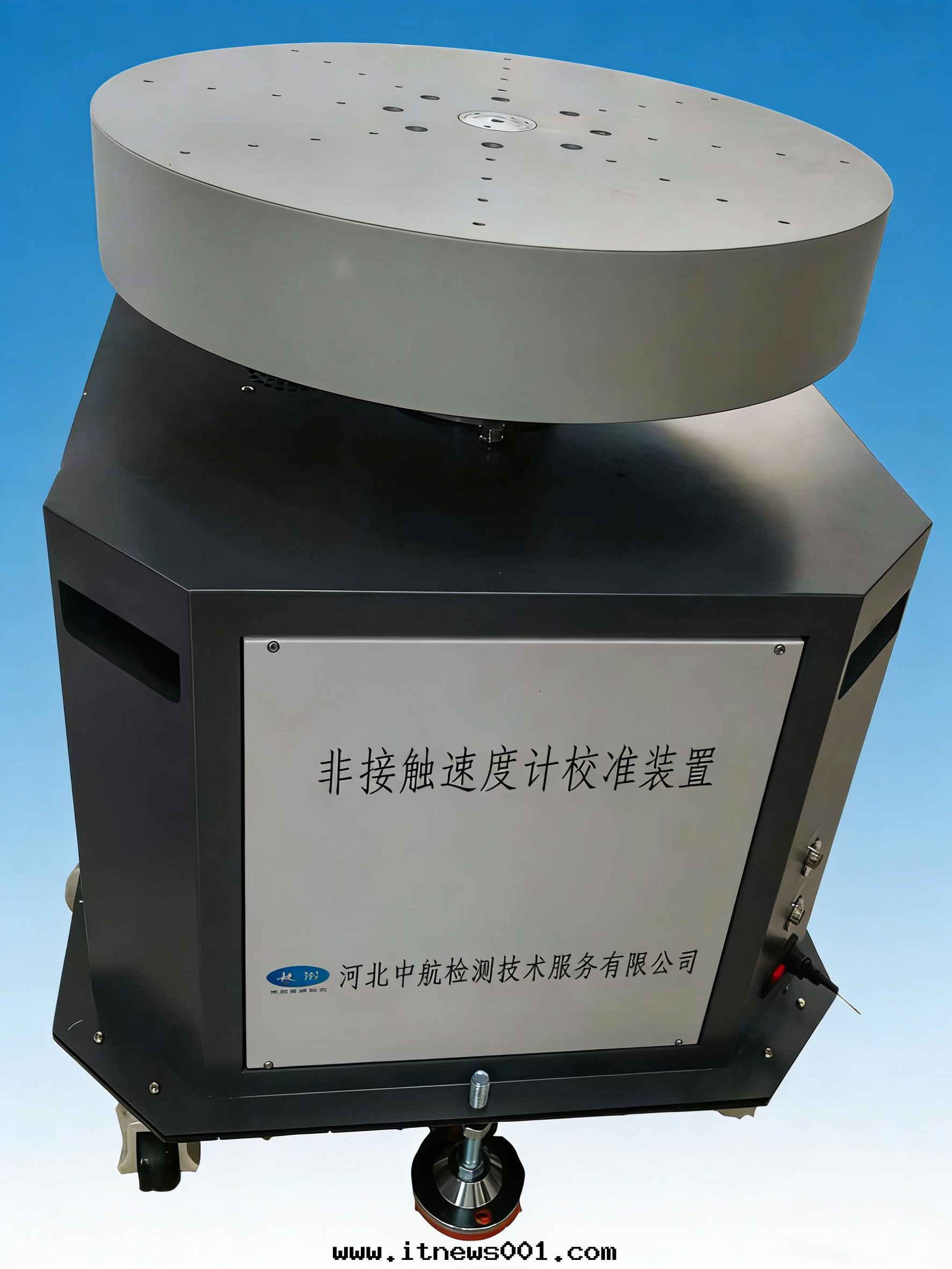 非(fēi)接觸式汽車速度(dù)計(jì)校(xiào)準裝(zhuāng)置